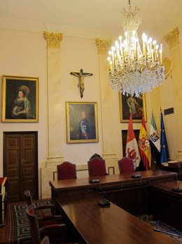 Crucifijo Del Salón De Plenos Del Ayuntamiento De Cáceres