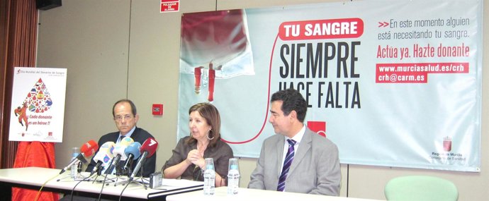 Palacios, En El Centro, Junto A Vicente Y A Lloret