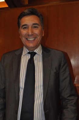 El Consejero De Sanidad, Bienestar Social Y Familia De Aragón, Ricardo Oliván
