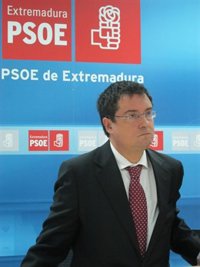 López (PSOE) estima que Extremadura recaudaría 140 millones de euros si se "persiguiera el fraude" fiscal