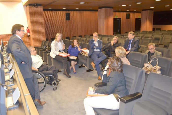 Discapacitados Catalanes Piden En El Congreso Que No Se Recorten Ayudas
