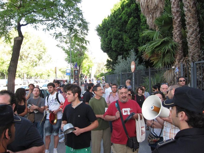 Activistas Del Movimiento 15M Durante Su Protesta