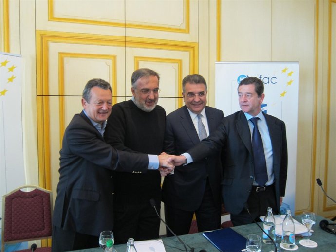 Rueda De Prensa De Cumbre Internacional Del Automóvil (Madrid)