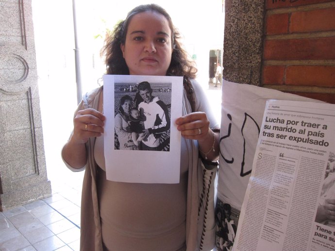 Jessica Pascual, Mujer En Huelga De Hambre Para Pedir El Regreso De Su Marido. 