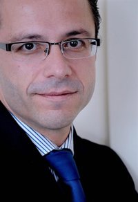 Lasquetty, dispuesto a buscar fórmulas para que la bajada de sueldo de los médicos no sea superior al 3%