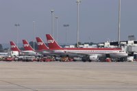 AENA prevé una caída del tráfico aéreo del 8% para este verano en Baleares