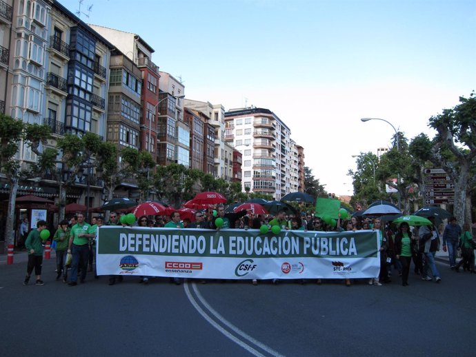 Manifestación Defensa De La Educación