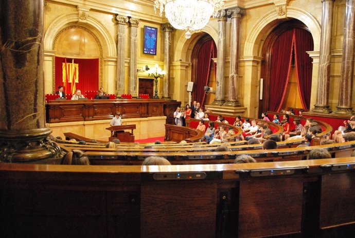 Alumnos De Primaria Se Convierten En Diputados En El Parlament