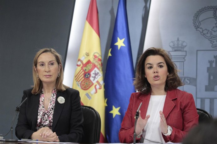 Ana Pastor Y Soraya Saénz De Santamaría