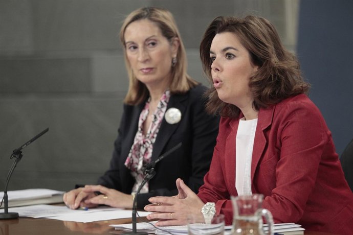 Ana Pastor Y Soraya Saénz De Santamaría