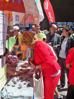 La Consejera, Dolores Serrat, Durante Su Visita Al Mercado 