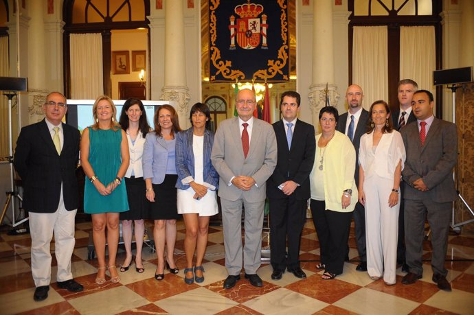 El alcalde de Málaga y expertos de IBM