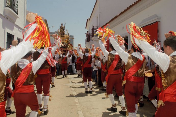 Danza De Los Cascabeleros En Alosno (Huelva)