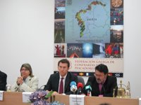 Feijóo achaca la rebaja de la deuda de Galicia a la situación española, por lo que no la cree preocupante