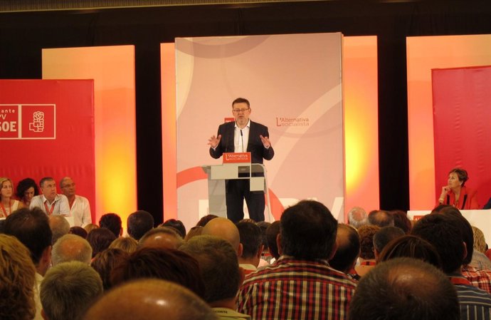 Ximo Puig Durante Su Discurso En Alicante