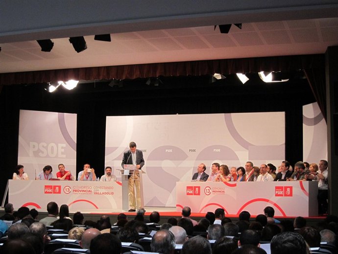 López, Durante El Congreso Del PSOE Que Se Celebra En Cigales.