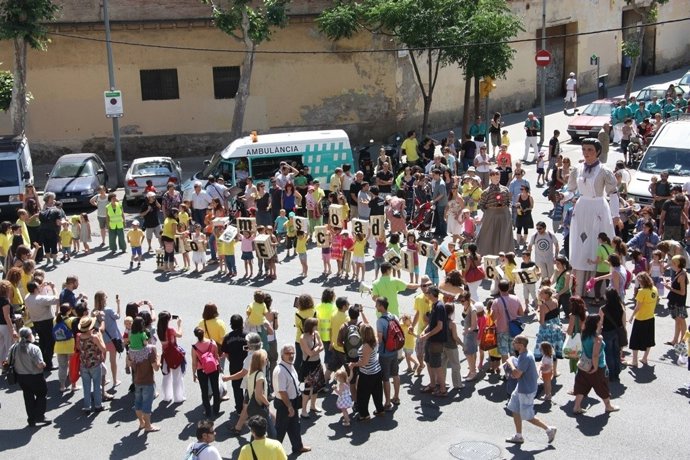 Protesta De La Escola Dels Encats Para Reclamar Su Solar