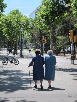 Dependencia, Vejez, Abuelas