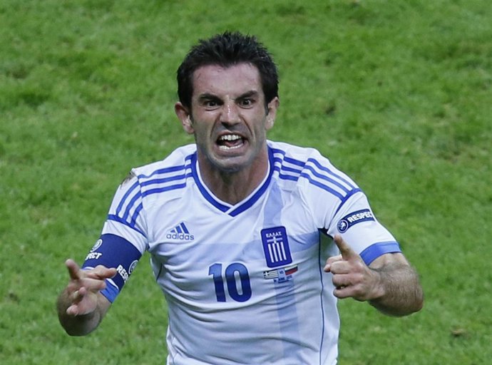 Un Solitario Gol De Karagounis Obra El Milagro