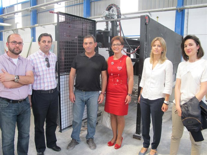 La Delegada De Economía De Almería, Adriana Valverde, Visita Caicedo Stone