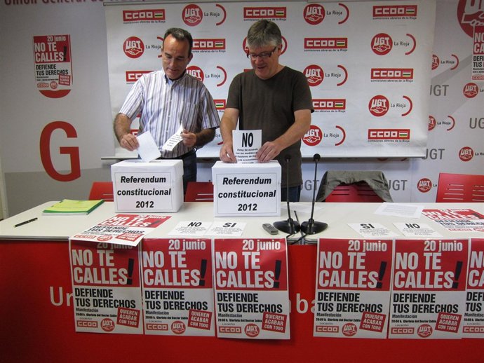 Granda Y González Simulan Votar En El Referéndum Que Piden