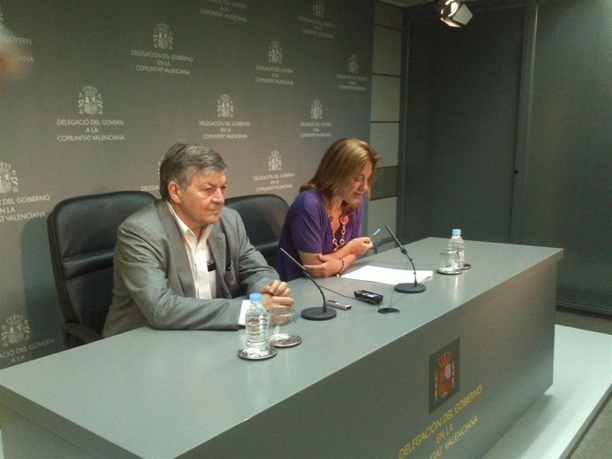 Sánchez De León Junto Al Arquitecto Del Palacio Del Temple