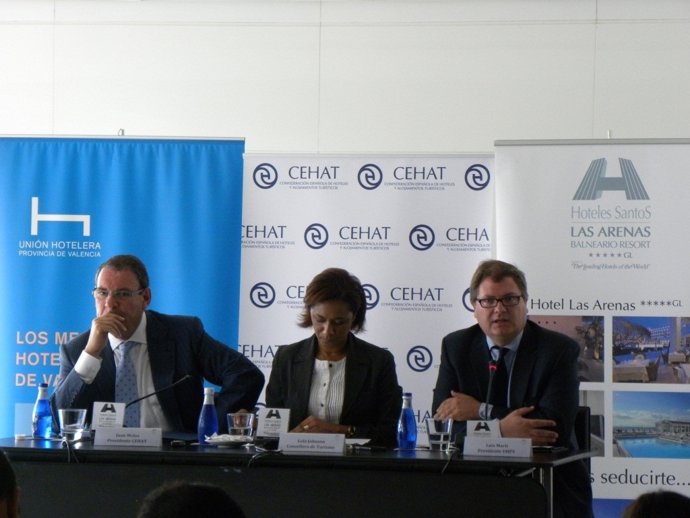 Molas, Johson Y Martí