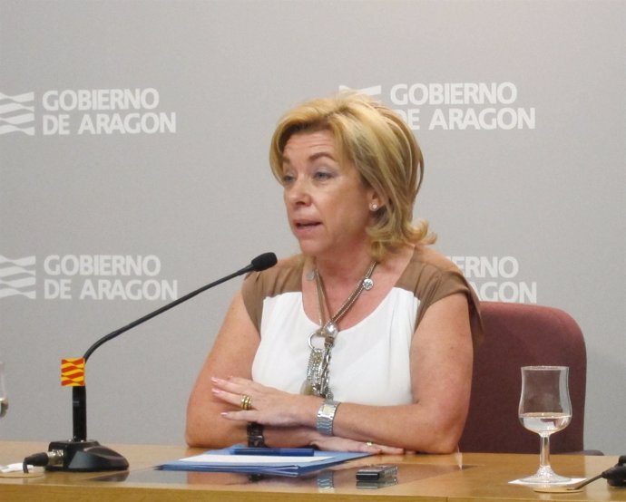 Consejera De Educación De Aragón, Dolores Serrat