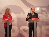 Rubalcaba cree que el G20 puede actuar "decisivamente" y avisa a Rajoy de que tendrá que elegir entre Hollande y Merkel