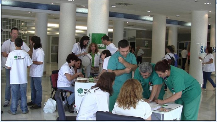 Delegados Sindicales Y Sanitarios En Asamblea En El Hospital Virgen Del Rocío