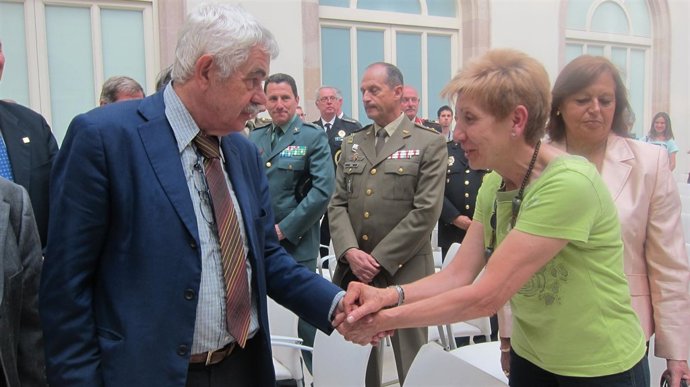 El Expresidente De La Generalitat P.Maragall Saluda A Una Víctima Del Terrorismo