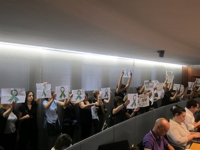 Empleados De Barcelona Activa Se Movilizan En Comisión De Economía