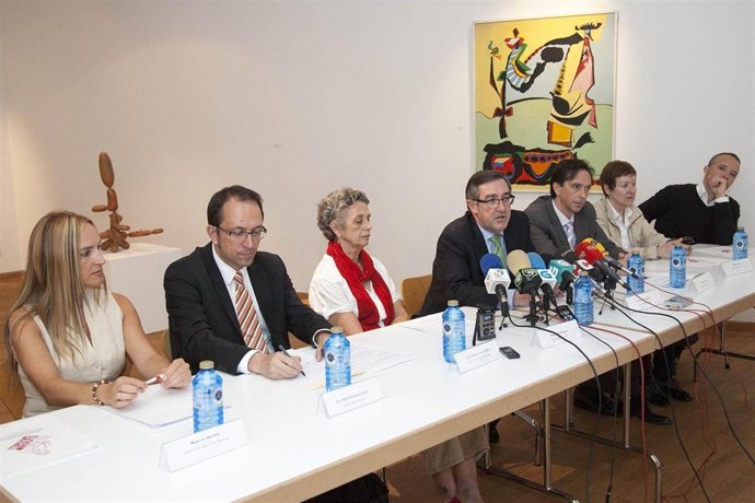 O secretario xeral de Cultura, Anxo Lorenzo, e a directora-xerente da Fundación 