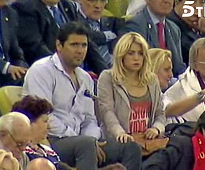 Shakira con su hermano Tonino viendo el partido de España Croacia
