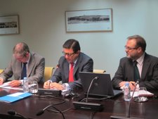 Calvo, En El Centro, En La Presentación Del Estudio