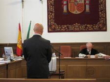 Acusado De Matar Al Exmarido De Su Esposa, En La Audiencia De Granada