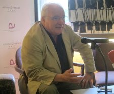 El Escritor Javier Reverte