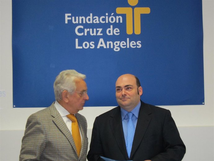 El Presidente De CAC-Asprocon Y El Alcalde De Oviedo, En La Firma De Un Convenio