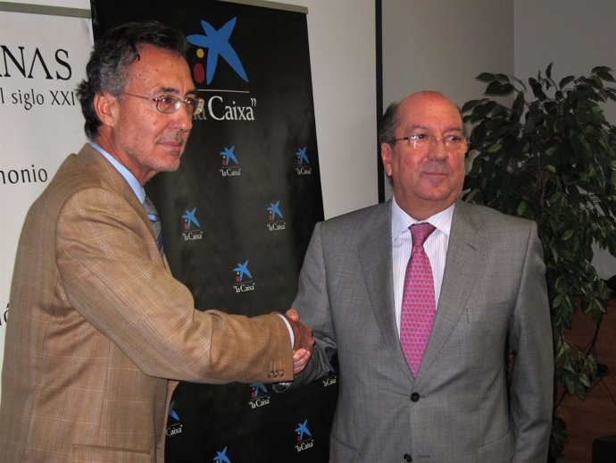 José Manuel Núñez De La Fuente Y Juan Reguera Tras La Firma Del Convenio