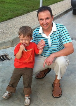 Imagen De Bretón Con Su Hijo José