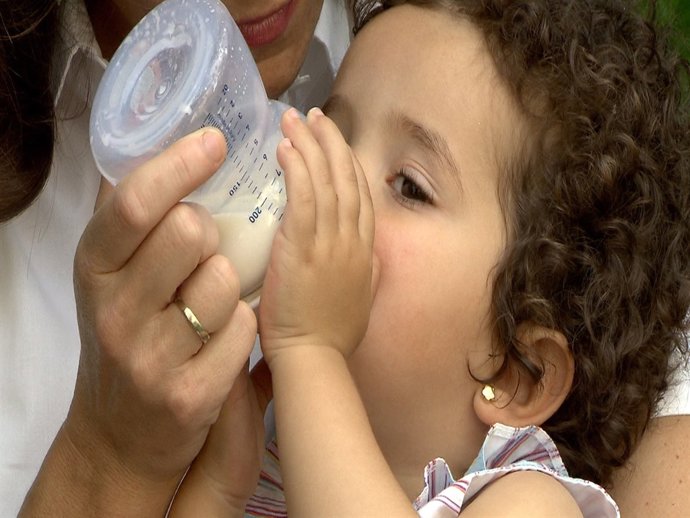 El 90% de los niños de 1 a 3 años consumen más del doble de las proteínas recome