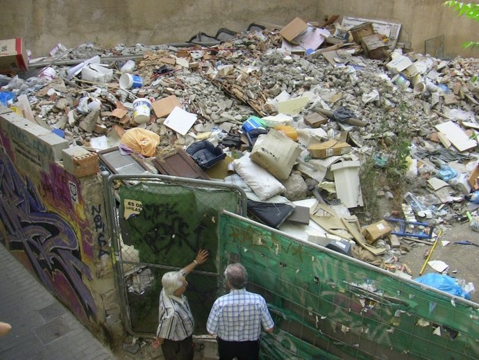 NP PSOE TORRES HURTADO PERMITE QUE EL CENTRO SE HAYA CONVERTIDO EN UN VERTEDERO 