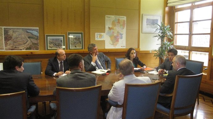 Reunión De Arturo Aliaga Con Las Empresas Mineras Aragonesas.