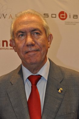 El Consejero De Economía Y Empleo De Aragón, Francisco Bono.