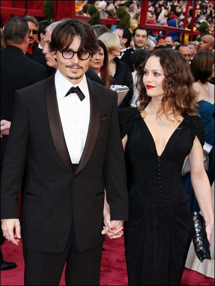 Johnny Deep y Vanessa Paradis en la alfombra roja en 2008.
