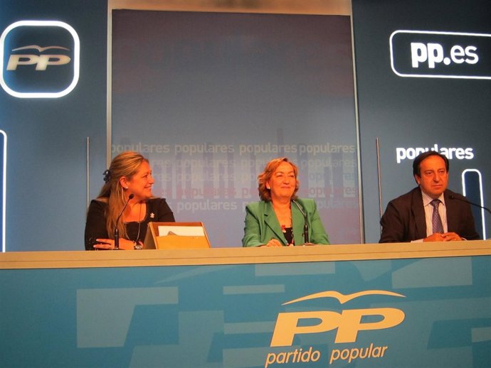 María Luisa Soriano, Junto A Esther Herranz Y Pedro Barato
