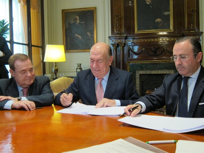 Severino García Vigón, Antonio Suárez Y Pablo Junceda, En Banco Herrero