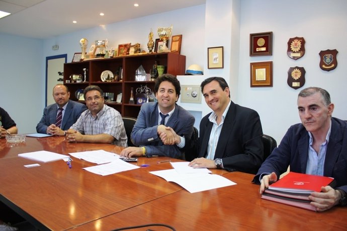Abdeslam Lucena y Félix Romero firman un acuerdo