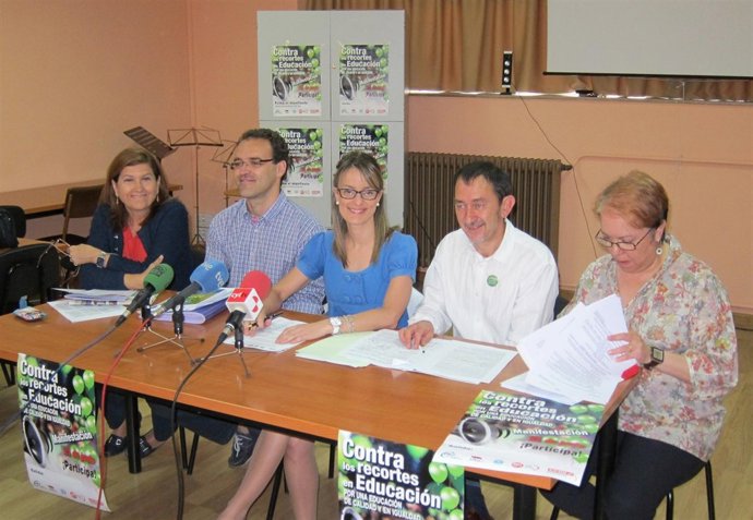 Rueda De Prensa De Los Sindicatos De Educación