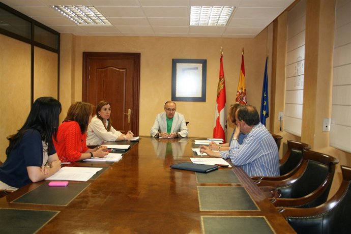 Ruiz Medrano, durante la reunión mantenida hoy sobre violencia de género.